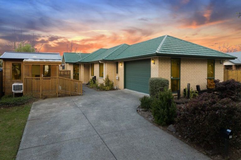 Photo of property in 22 Aldershot Place, Nawton, Hamilton, 3200