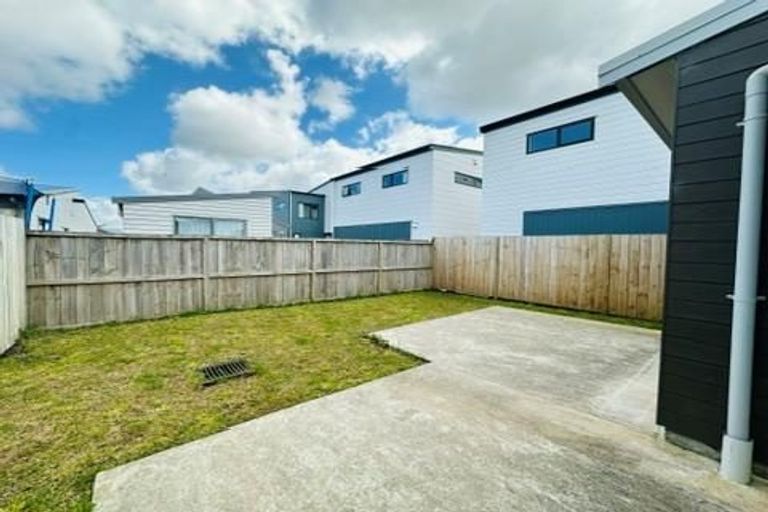 Photo of property in 25 Clayden Shuttleworth Street, Papakura, 2110