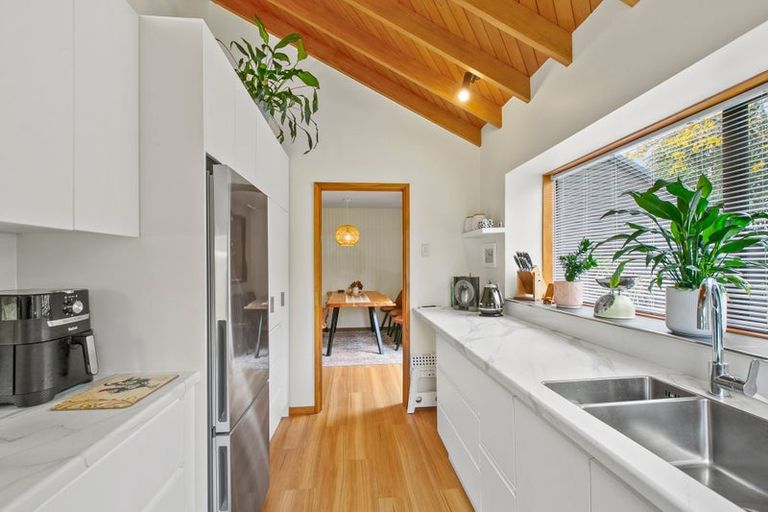 Photo of property in 11 Cannon Street, Westown, New Plymouth, 4310