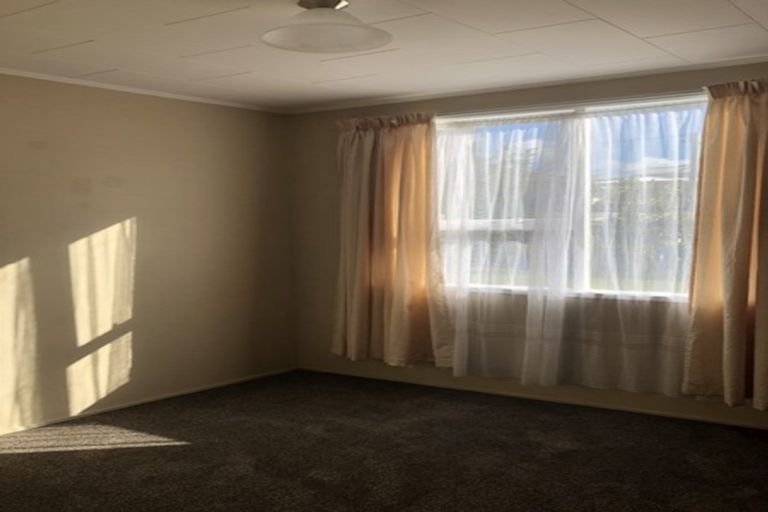 Photo of property in 63 Butterworth Drive, Glendene, Auckland, 0602