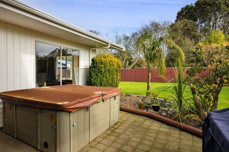 Photo of property in 2 Climie Crescent, Hawera, 4610