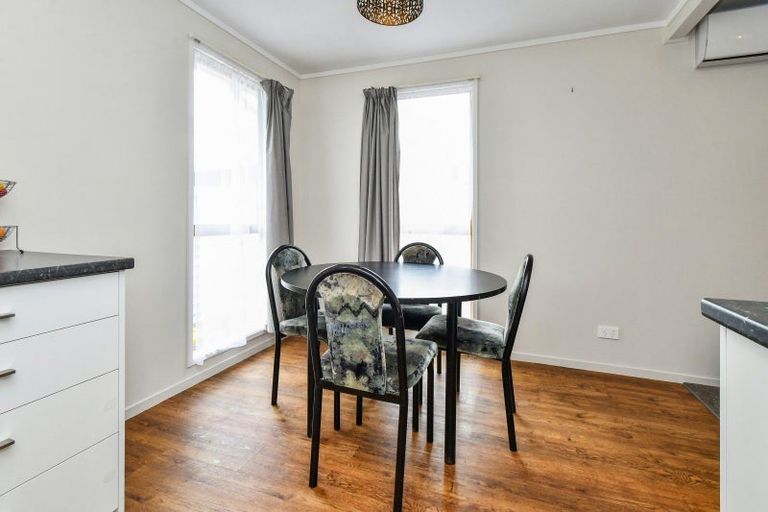 Photo of property in 20 Hyperion Drive, Randwick Park, Auckland, 2105
