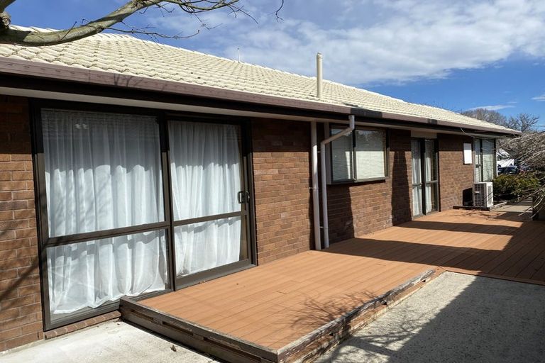 Photo of property in 2/12 Dumfries Drive, Hei Hei, Christchurch, 8042