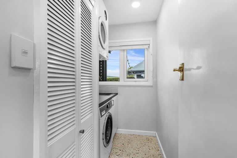 Photo of property in 92 Kahu Road, Paremata, Porirua, 5024