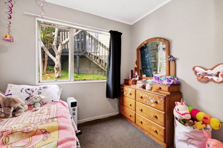 Photo of property in 2/26 Kestrel Heights, Arkles Bay, Whangaparaoa, 0932