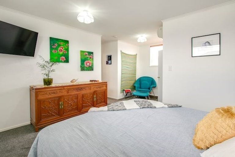Photo of property in 10 Totara Street, Taradale, Napier, 4112