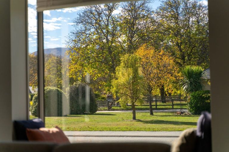 Photo of property in 5 Crawford Place, Lake Hayes, Queenstown, 9304