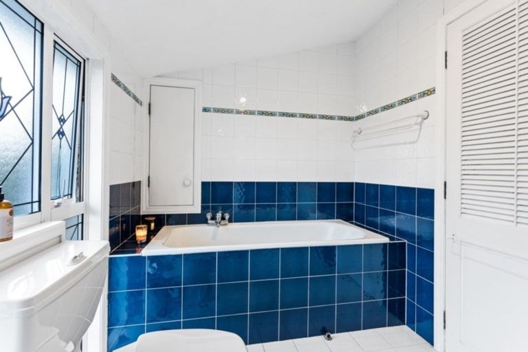 Photo of property in 1/14 Kiteroa Terrace, Rothesay Bay, Auckland, 0630