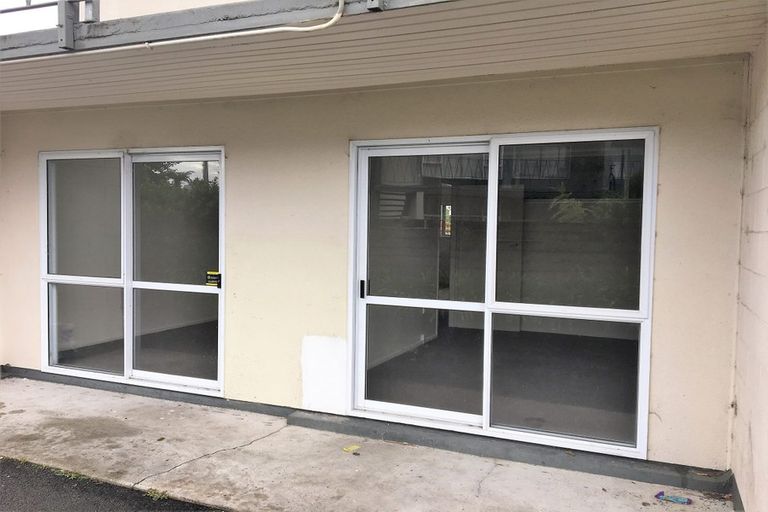 Photo of property in 1/3 Tralee Place, Hillcrest, Hamilton, 3216