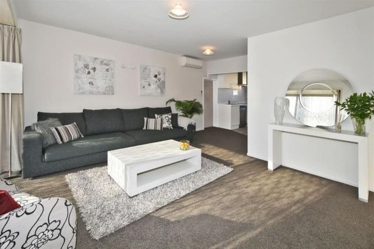 Photo of property in 2/14 Rotherham Street, Riccarton, Christchurch, 8041