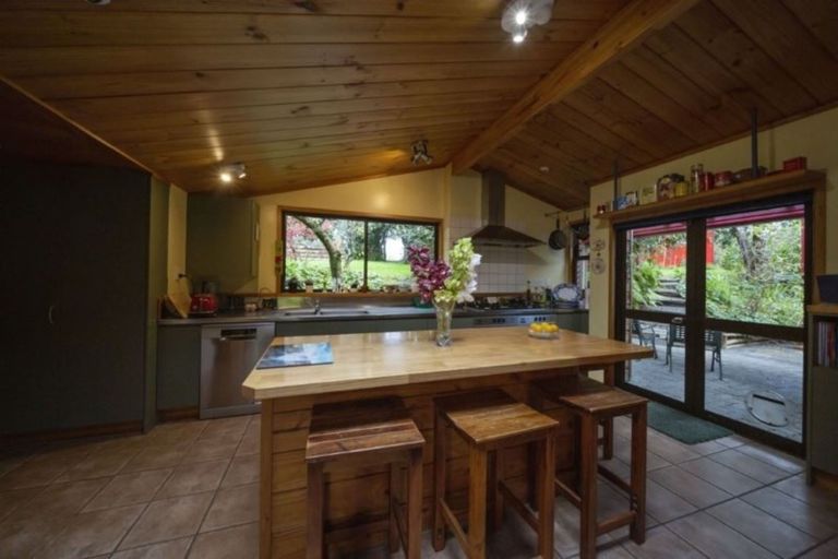 Photo of property in 231 Henwood Road, Paraite, New Plymouth, 4372