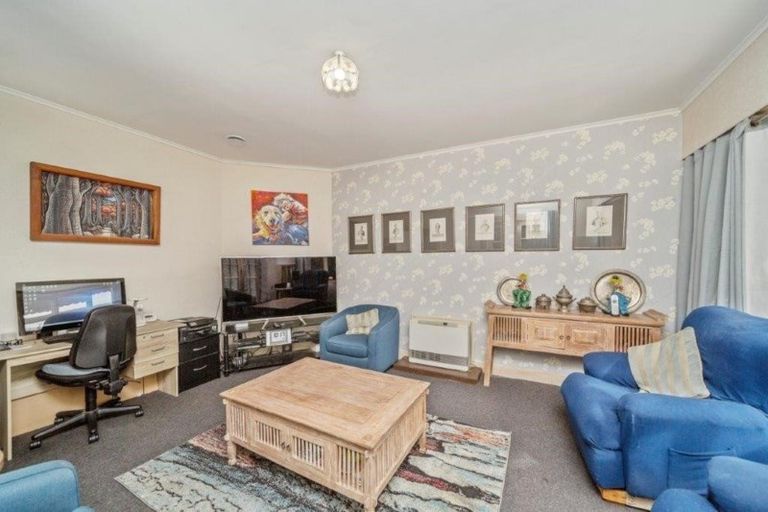 Photo of property in 13 Collins Street, Hawera, 4610