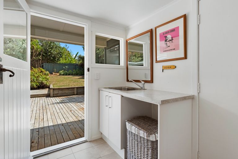 Photo of property in 3 Kowhai Terrace, Leigh, 0985