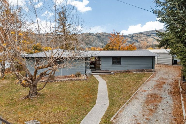 Photo of property in 22 Dunstan Street, Clyde, 9330