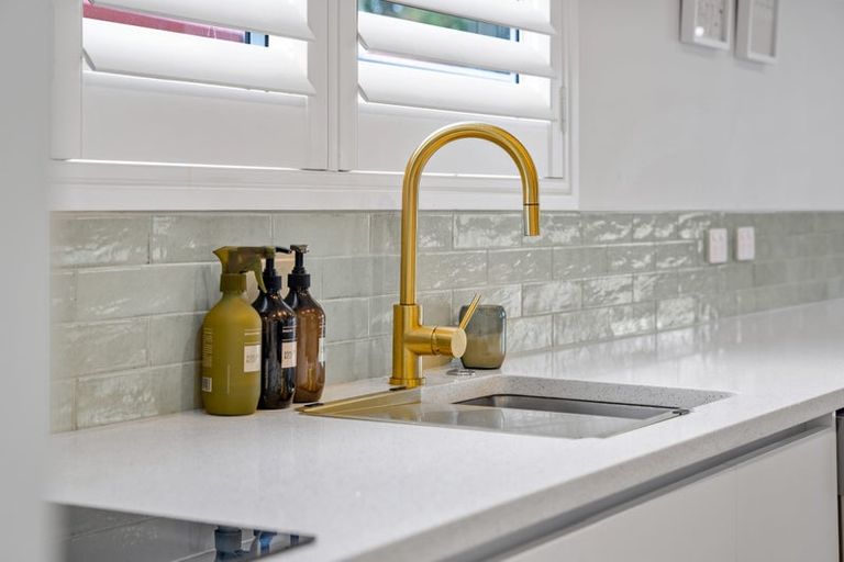 Photo of property in 3/16 Gatman Street, Birkdale, Auckland, 0626