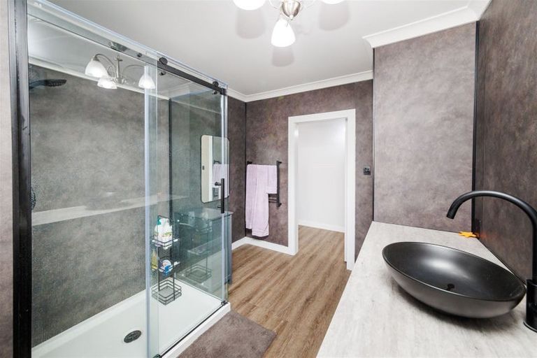 Photo of property in 6 Collins Crescent, Feilding, 4702