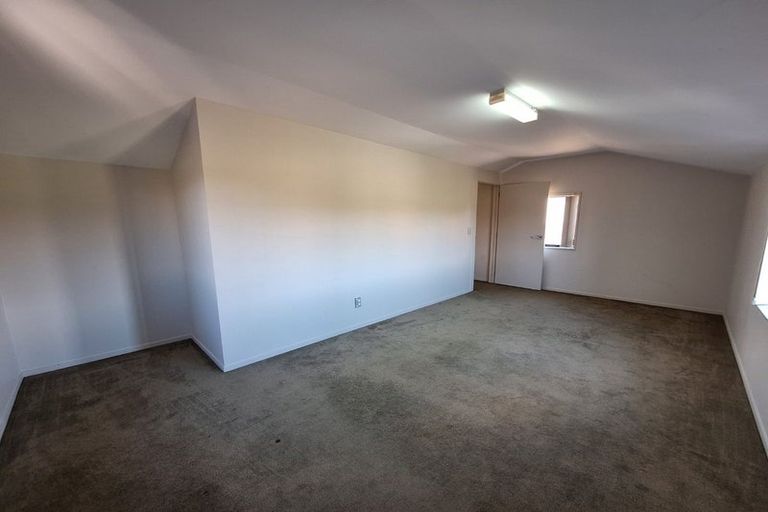 Photo of property in 1/5 Wallson Crescent, Wiri, Auckland, 2104