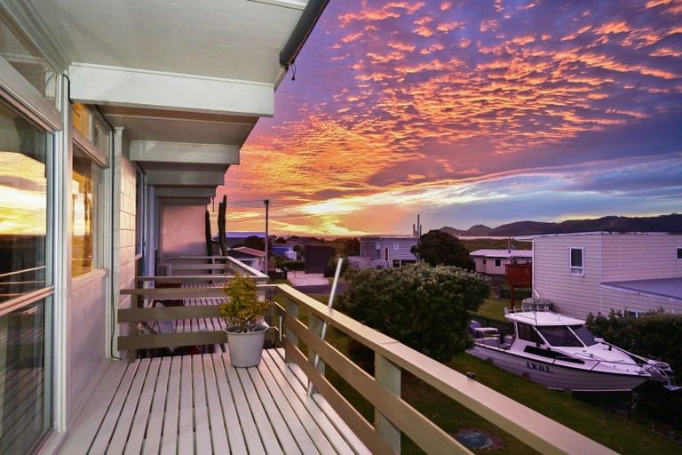 Photo of property in 8d Koura Crescent, Mahia, 4198