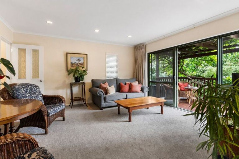 Photo of property in 2/52 Uxbridge Road, Mellons Bay, Auckland, 2014