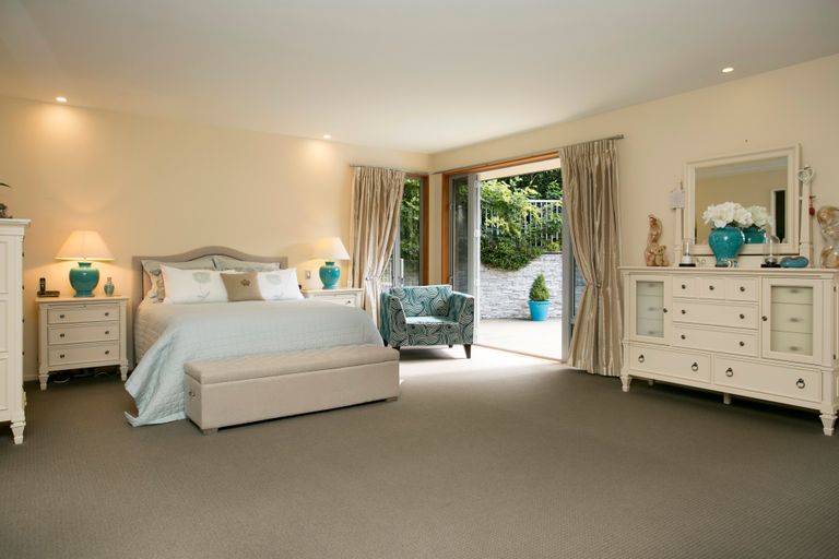 Photo of property in 5 Cameron Drive, Acacia Bay, Taupo, 3385