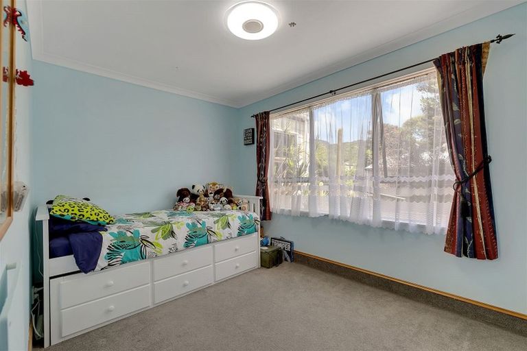 Photo of property in 21 Te Arataura Street, Takapuwahia, Porirua, 5022