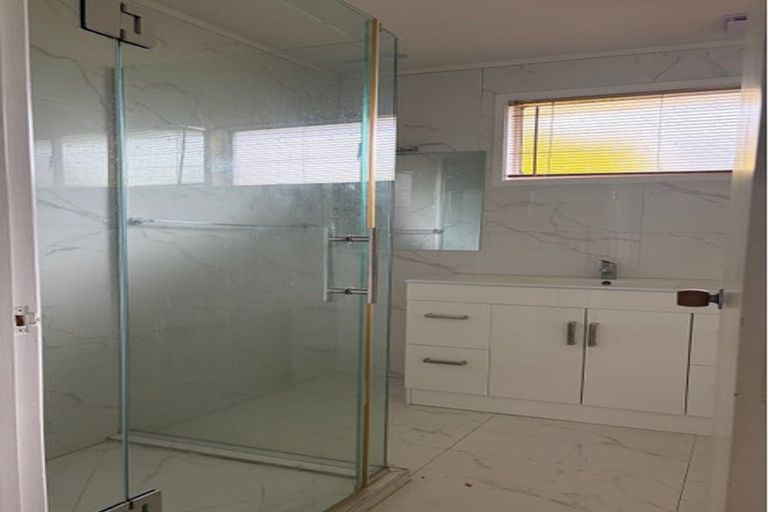 Photo of property in 62 Weatherly Road, Torbay, Auckland, 0630