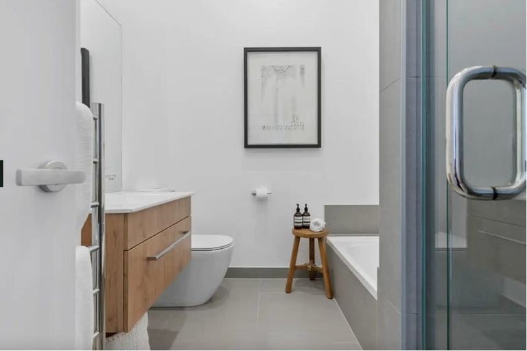 Photo of property in 4/82 East Coast Road, Milford, Auckland, 0620