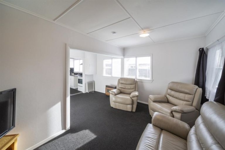 Photo of property in 59 Camberwell Road, Hawera, 4610