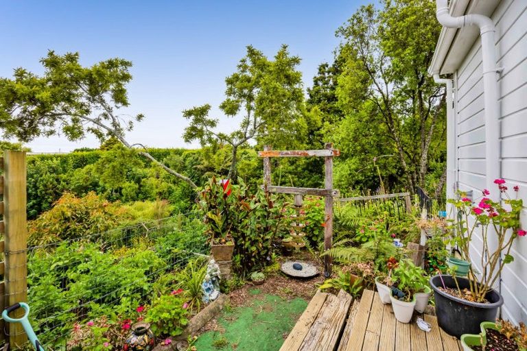 Photo of property in 20 Dudley Road Lower, Inglewood, 4386