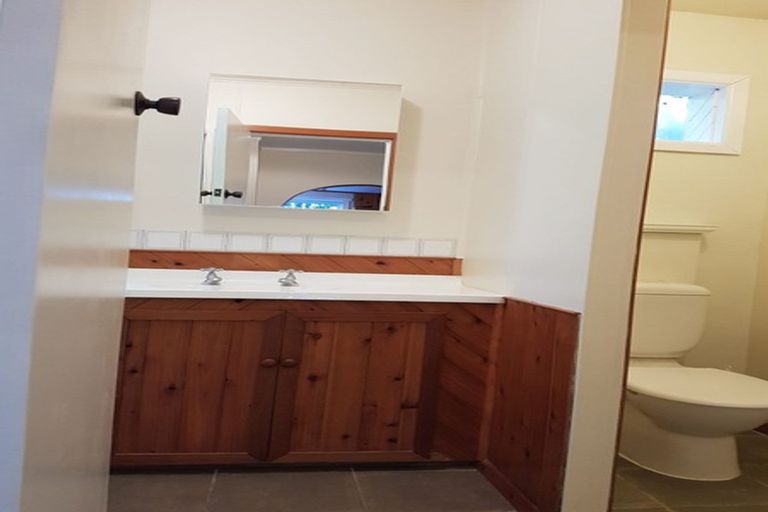 Photo of property in 2 Battiscombe Terrace, Waitara, 4320