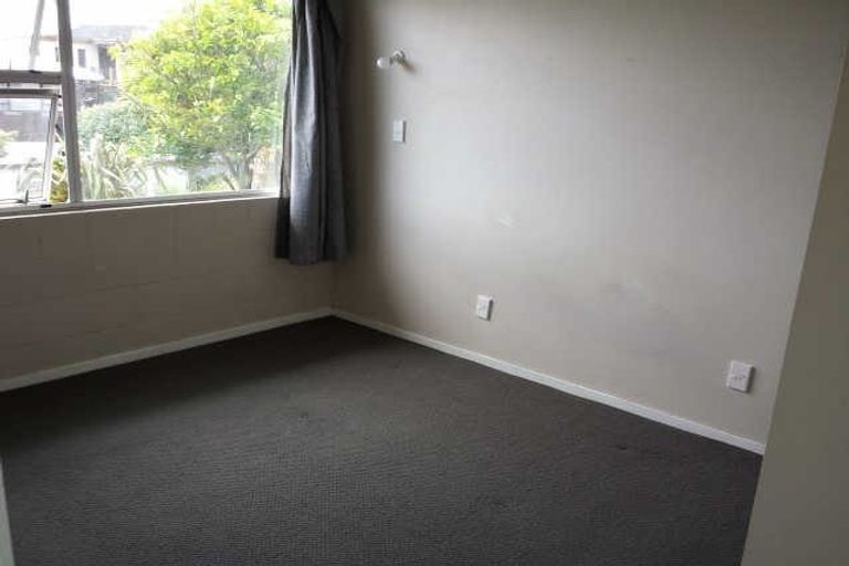 Photo of property in 16 Findlay Street, Moturoa, New Plymouth, 4310