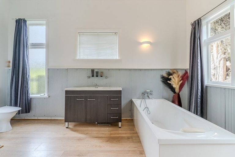 Photo of property in 2160 Manuka Gorge Highway, Waitahuna, Lawrence, 9593