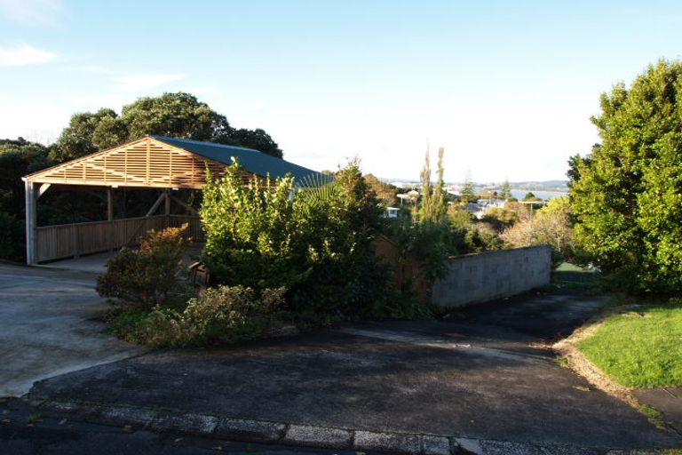 Photo of property in 1 Fenton Terrace, Cockle Bay, Auckland, 2014