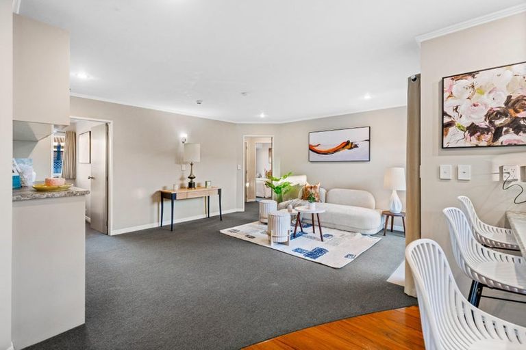 Photo of property in 12 Suncrest Drive, West Harbour, Auckland, 0618