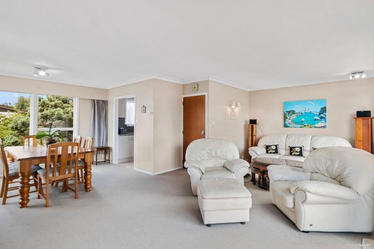 Photo of property in 5 Hazeldene Place, Opaheke, Papakura, 2113