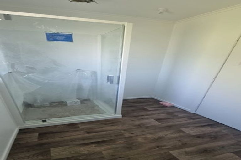 Photo of property in 34 Tiroroa Avenue, Te Atatu South, Auckland, 0610