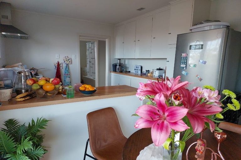 Photo of property in 57 Tiroroa Avenue, Te Atatu South, Auckland, 0610