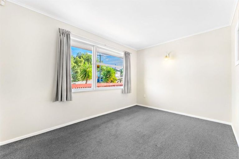 Photo of property in 56 Bolton Street, Blockhouse Bay, Auckland, 0600