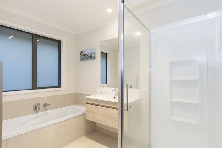 Photo of property in 10 Kayelene Place, Omokoroa, 3114