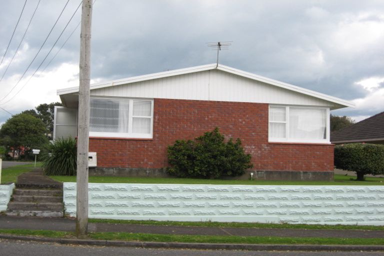 Photo of property in 1/67 Young Street, New Plymouth, 4310