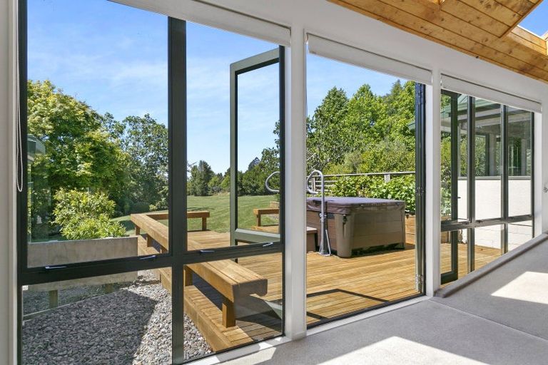 Photo of property in 71 Gillespie Place, Acacia Bay, Taupo, 3385
