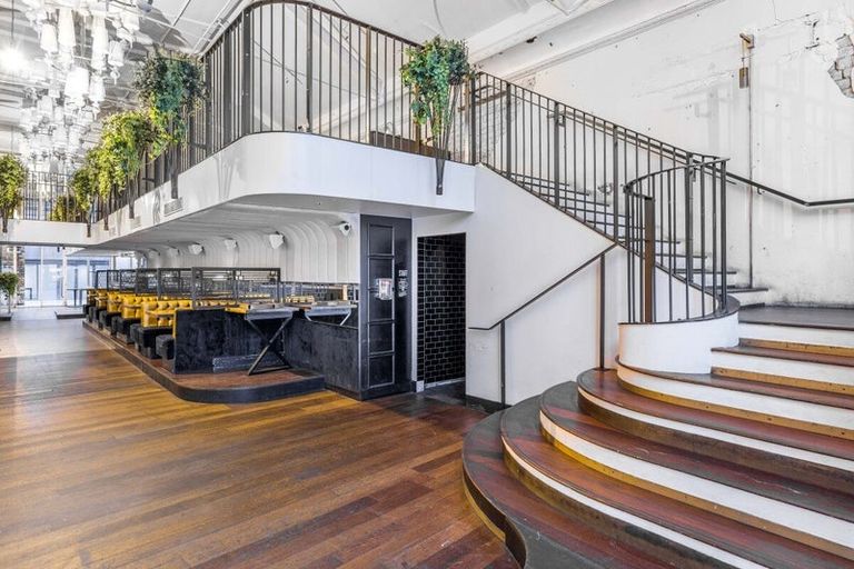 Photo of property in 44a Queen Street, Northcote Point, Auckland, 0627