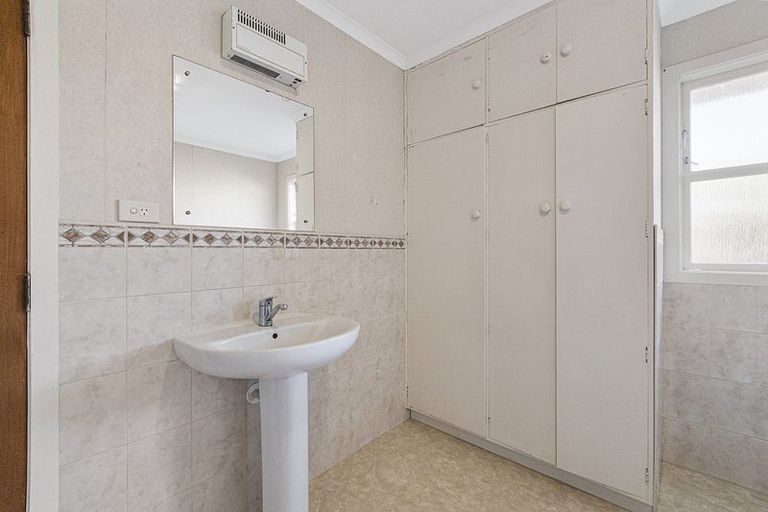 Photo of property in 20 Clare Street, Cambridge, 3434