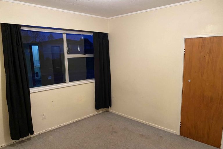 Photo of property in 111 Farquhar Road, Glendene, Auckland, 0602