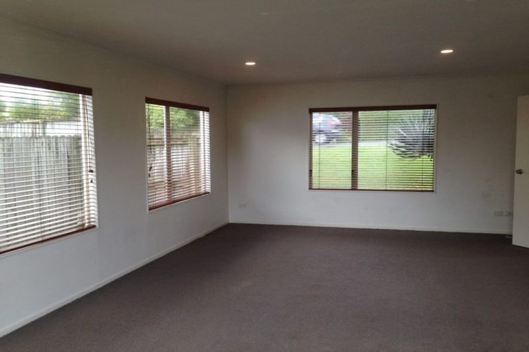 Photo of property in 39 Seymour Road, Sunnyvale, Auckland, 0612