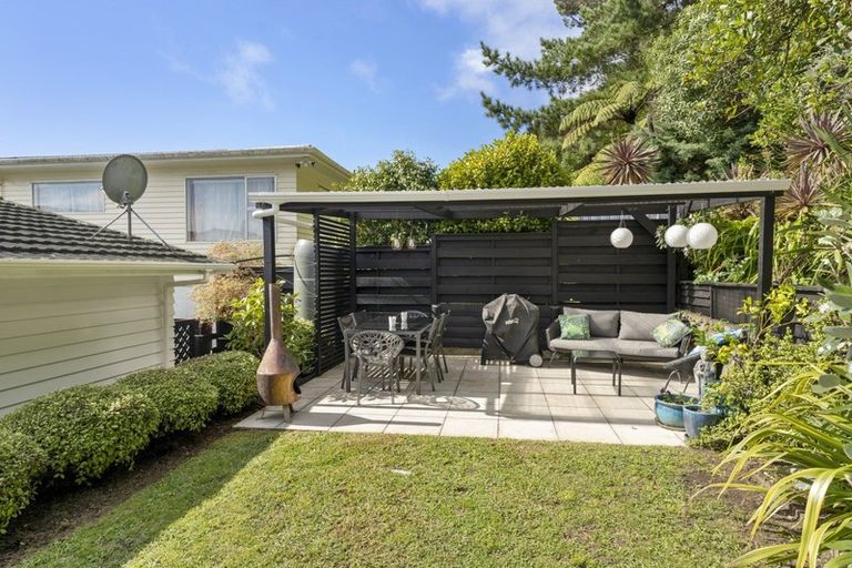 Photo of property in 10 Colonial Grove, Tawa, Wellington, 5028