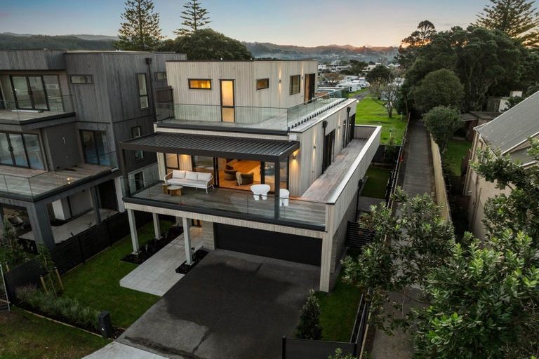Photo of property in 104 Barbara Avenue, Whangamata, 3620