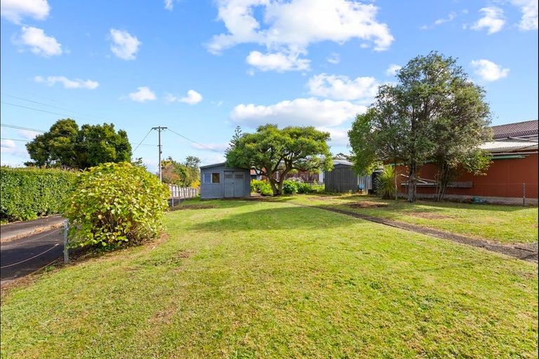 Photo of property in 15 Chorley Avenue, Massey, Auckland, 0614