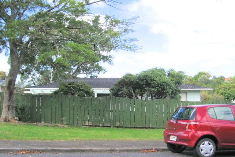Photo of property in 20 Aquarius Avenue, Glen Eden, Auckland, 0602