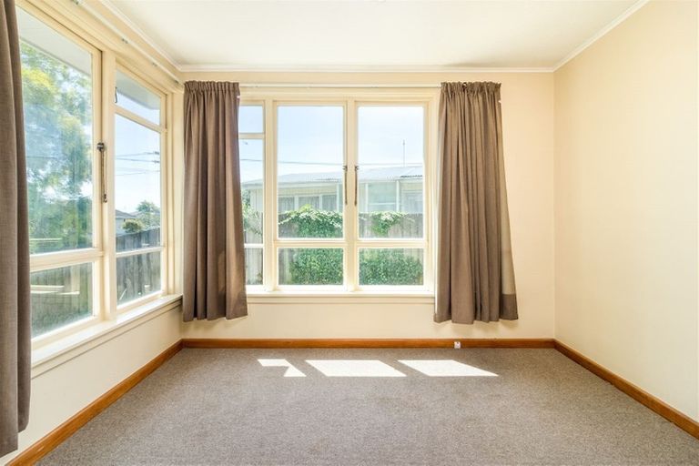Photo of property in 15 Glenfield Crescent, Mairehau, Christchurch, 8052